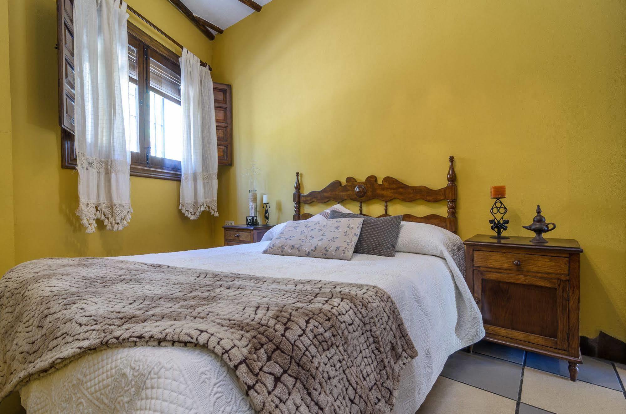 Lanjaron Rural Apartamentos ภายนอก รูปภาพ
